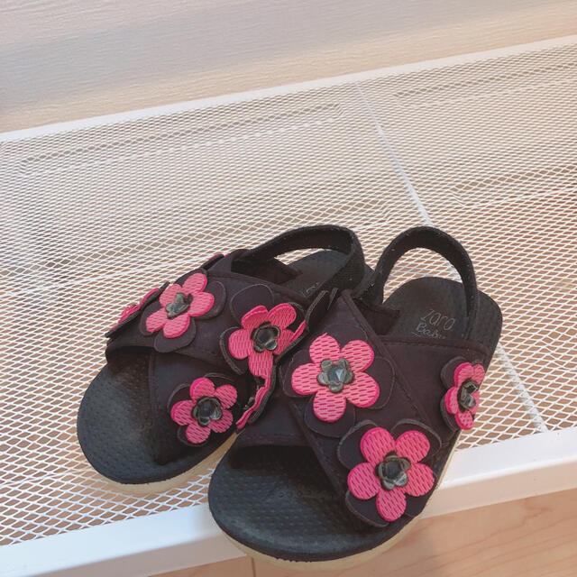 ZARA KIDS(ザラキッズ)の花柄サンダル キッズ/ベビー/マタニティのベビー靴/シューズ(~14cm)(サンダル)の商品写真