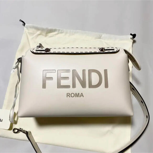 FENDI(フェンディ)の新品未使用！送料込み★FENDI★BY THE WAY MEDIUM レディースのバッグ(ハンドバッグ)の商品写真