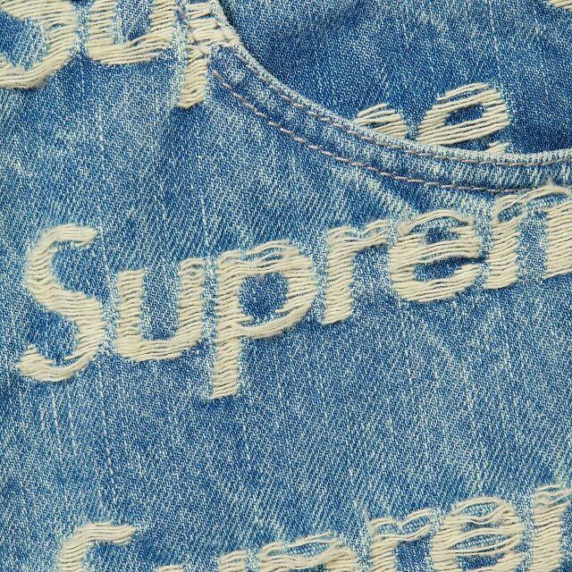 Supreme(シュプリーム)のSupreme Frayed Logos Regular Jean 30 メンズのジャケット/アウター(Gジャン/デニムジャケット)の商品写真