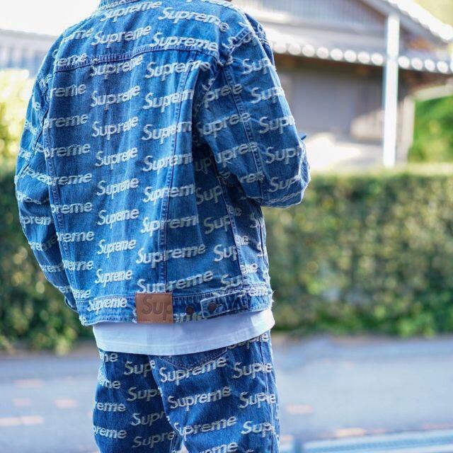 Supreme(シュプリーム)のSupreme Frayed Logos Regular Jean 30 メンズのジャケット/アウター(Gジャン/デニムジャケット)の商品写真