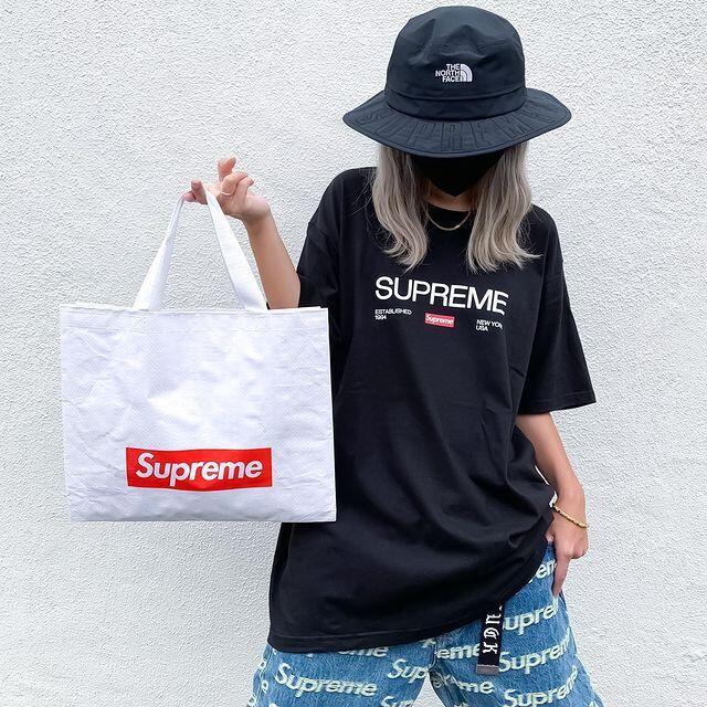 Supreme(シュプリーム)のSupreme Frayed Logos Regular Jean 30 メンズのジャケット/アウター(Gジャン/デニムジャケット)の商品写真