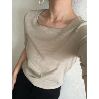 ユニクロ(UNIQLO)のMサイズ★UNIQLO★スクエアネック★リブ半袖(カットソー(半袖/袖なし))