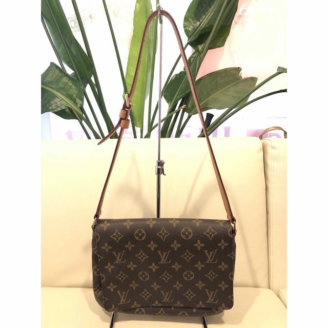 LOUIS VUITTON(ルイヴィトン)の【期間限定】LV ルイヴィトン モノグラム ミュゼットタンゴ ショルダーバッグ レディースのバッグ(ショルダーバッグ)の商品写真