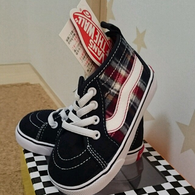 VANS(ヴァンズ)の秋素材スニーカー キッズ/ベビー/マタニティのベビー靴/シューズ(~14cm)(スニーカー)の商品写真