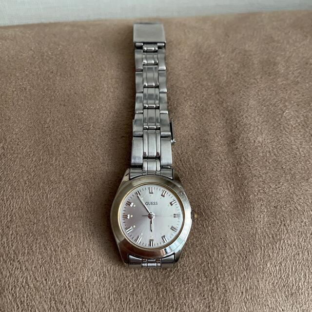 GUESS(ゲス)のguess ビンテージ　時計　確認中 レディースのファッション小物(腕時計)の商品写真