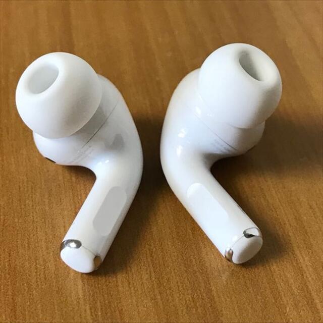 Apple(アップル)のApple純正 AirPods Pro イヤホン本体 右/左（ R/L）のみ(1 スマホ/家電/カメラのオーディオ機器(ヘッドフォン/イヤフォン)の商品写真