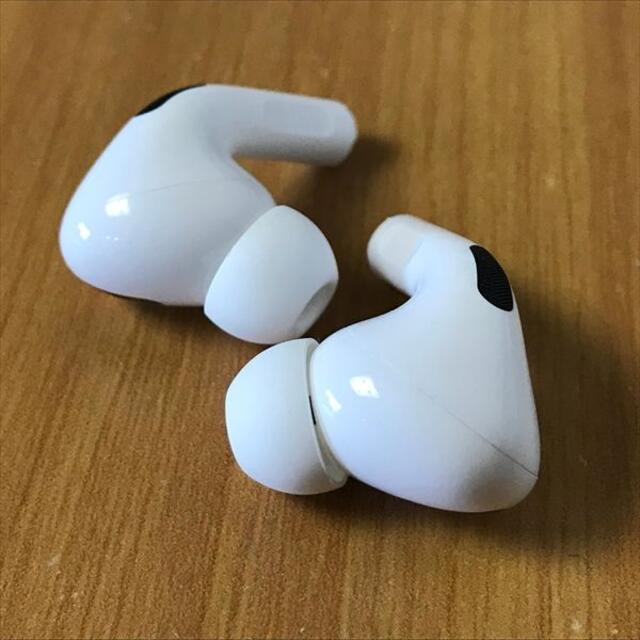 Apple(アップル)のApple純正 AirPods Pro イヤホン本体 右/左（ R/L）のみ(2 スマホ/家電/カメラのオーディオ機器(ヘッドフォン/イヤフォン)の商品写真