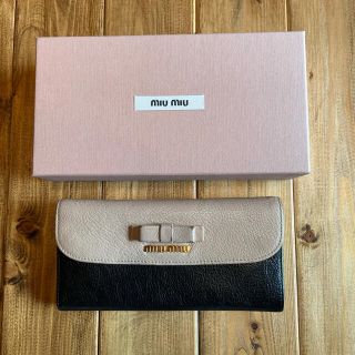 ミュウミュウ(miumiu)のmiumiu【正規品】ショッパー付き(財布)