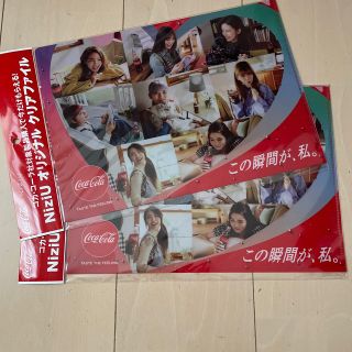 コカコーラ(コカ・コーラ)のNiziU コカコーラ　クリアファイル　2枚(アイドルグッズ)