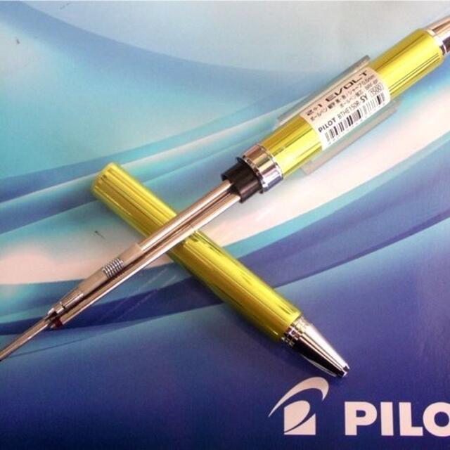 PILOT(パイロット)のPILOT★2＋１EVOLT★回転式・新品★１本で３役★ストライプＹグリーン インテリア/住まい/日用品の文房具(ペン/マーカー)の商品写真