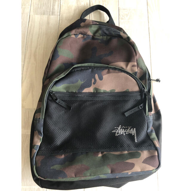 STUSSY(ステューシー)のSTUSSY リュック　迷彩 レディースのバッグ(リュック/バックパック)の商品写真