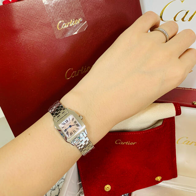 Cartier(カルティエ)の極美品✨カルティエサントスドゥモワゼル限定ピンクシェル💕SM  レディースのファッション小物(腕時計)の商品写真