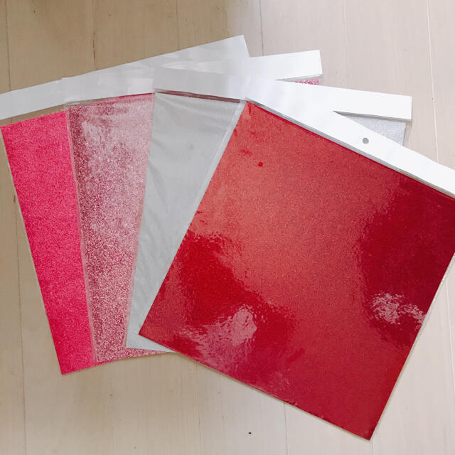 グリッターシート　4枚　シルバー　レッド　ピンク　薄ピンク ハンドメイドの素材/材料(各種パーツ)の商品写真