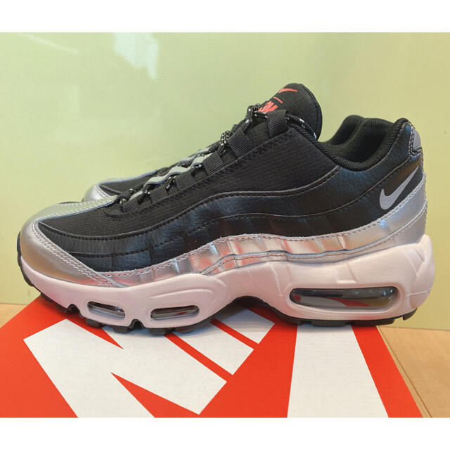 NIKE(ナイキ)の☆新品☆NIKE AIR MAX 95 black/silver レディースの靴/シューズ(スニーカー)の商品写真