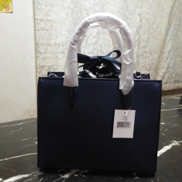 ♥️新品♠️ケイト　スペード♠️ショルダー付きレザーハンドバッグ