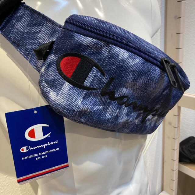 Champion(チャンピオン)の新品Championチャンピオン　ウエストポーチボディバッグ　ロゴ刺繍日本未発売 メンズのバッグ(ボディーバッグ)の商品写真