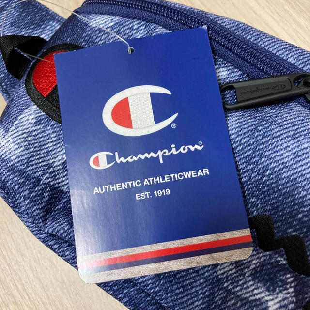 Champion(チャンピオン)の新品Championチャンピオン　ウエストポーチボディバッグ　ロゴ刺繍日本未発売 メンズのバッグ(ボディーバッグ)の商品写真