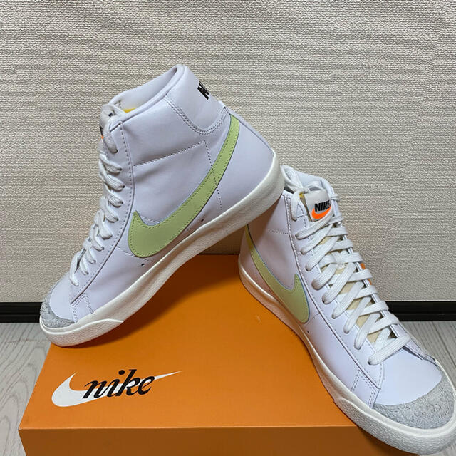 靴/シューズ新品NIKEWMNSBLAZERMID ウィメンズブレーザーMID '77 29