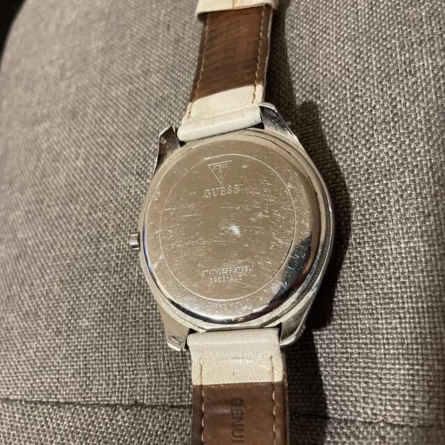 GUESS(ゲス)のGuess ベルト腕時計　白　スワロフスキー レディースのファッション小物(腕時計)の商品写真