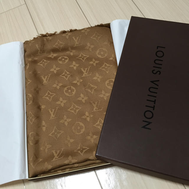 LOUIS VUITTON(ルイヴィトン)のルイヴィトン✴︎ウールカシミアショール✴︎ レディースのファッション小物(ストール/パシュミナ)の商品写真