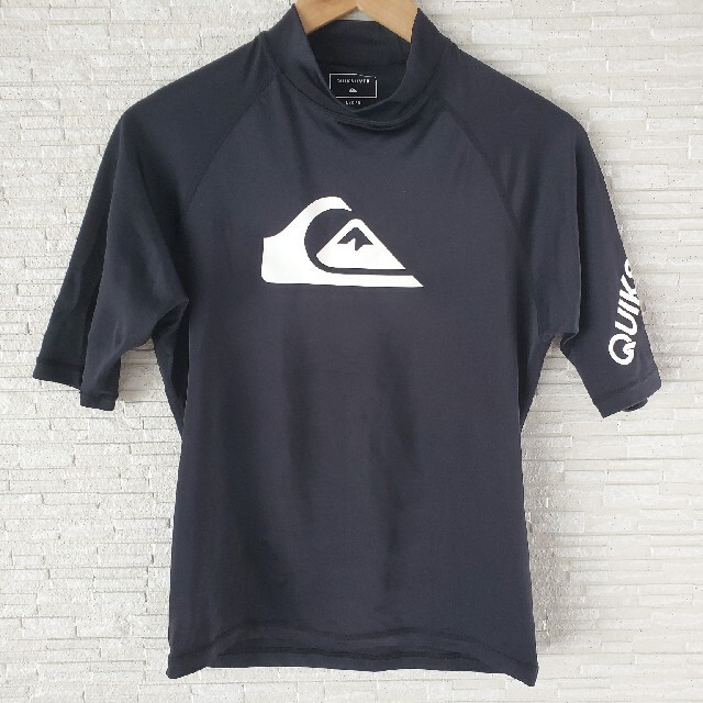 QUIKSILVER(クイックシルバー)のQuicksilver クイックシルバー ラッシュガード メンズの水着/浴衣(水着)の商品写真