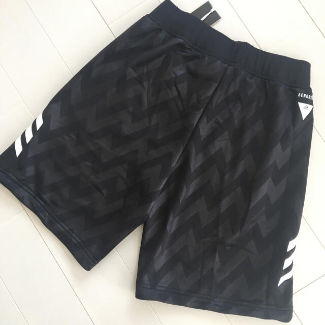 adidas(アディダス)のadidas アディダス ハーフパンツ 160cm キッズ/ベビー/マタニティのキッズ服男の子用(90cm~)(パンツ/スパッツ)の商品写真