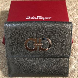 サルヴァトーレフェラガモ(Salvatore Ferragamo)のフェラガモ   二つ折り　財布　ガンチーニ　シルバー(折り財布)