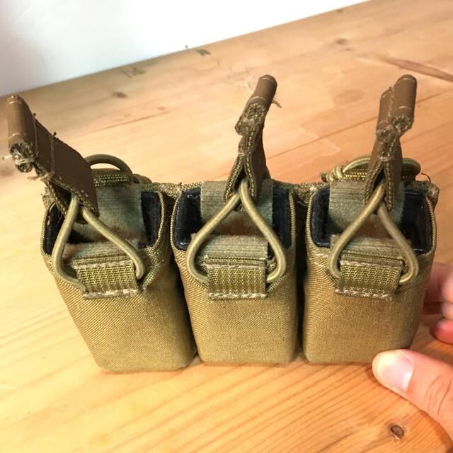 First Spear Triple Pistol Mag pouch エンタメ/ホビーのミリタリー(個人装備)の商品写真