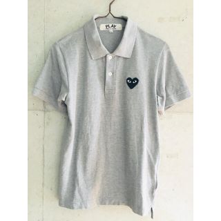 コムデギャルソン(COMME des GARCONS)の【良品★名作★Lサイズ】プレイコムデギャルソン グレー 予備ボタン付 ポロシャツ(ポロシャツ)