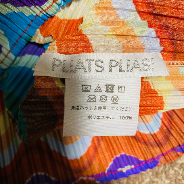 PLEATS PLEASE ISSEY MIYAKE(プリーツプリーズイッセイミヤケ)の【美品】PLEATS PLEASE プリーツプリーズ マルチカラー半袖カットソー レディースのトップス(カットソー(半袖/袖なし))の商品写真