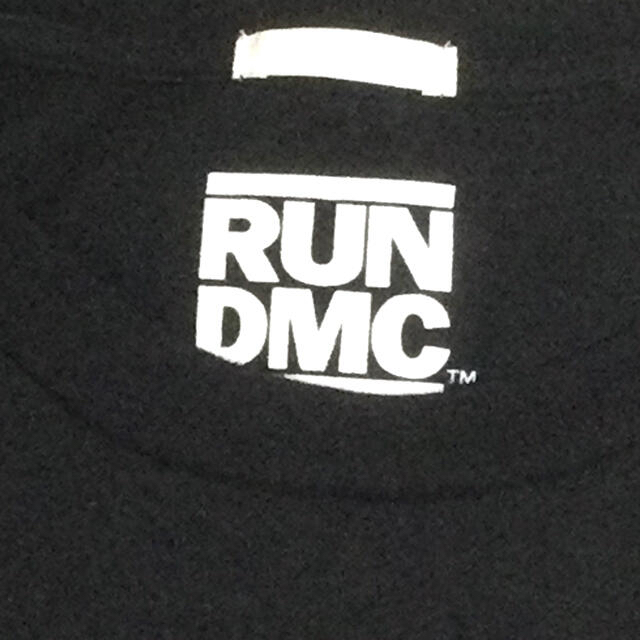 GU(ジーユー)のRUN DMC★ミュージシャンＴシャツ★アーティストプリント★サイズＭ メンズのトップス(Tシャツ/カットソー(半袖/袖なし))の商品写真