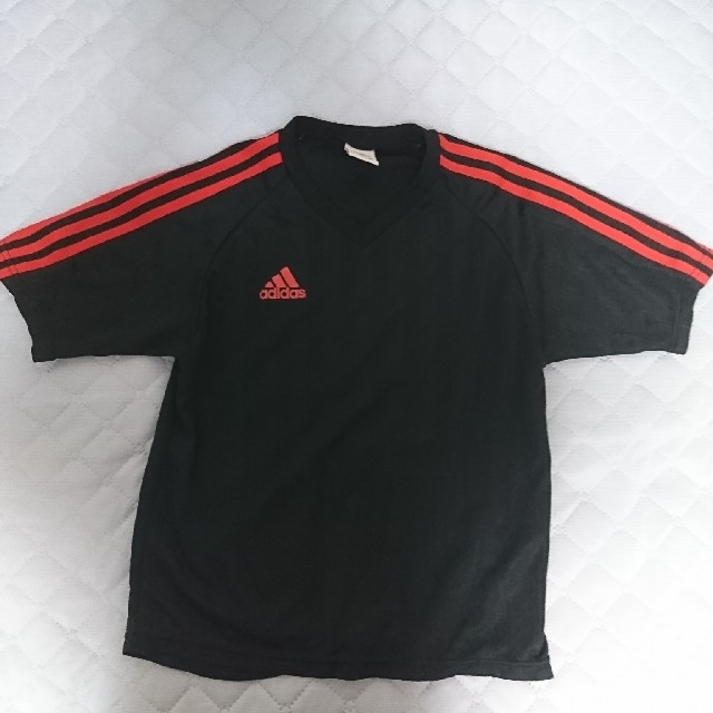 adidas(アディダス)のアディダス Tシャツ 150 キッズ/ベビー/マタニティのキッズ服男の子用(90cm~)(Tシャツ/カットソー)の商品写真