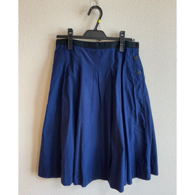 MARGARET HOWELL(マーガレットハウエル)のMHL 紺　ネイビー　コットンプリーツスカート レディースのスカート(ひざ丈スカート)の商品写真