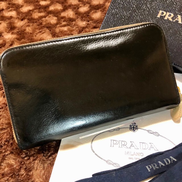 PRADA(プラダ)の最終SALE✨綺麗　PRADA　プラダ　長財布　ラウンドファスナー　美品　人気 レディースのファッション小物(財布)の商品写真