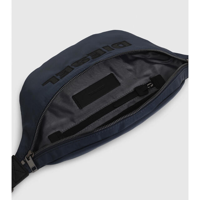 ☆再入荷☆期間限定価格【新品、未使用、タグ付き】ディーゼル ☆再入荷☆期間限定価格【新品、未使用、タグ付き】ディーゼル