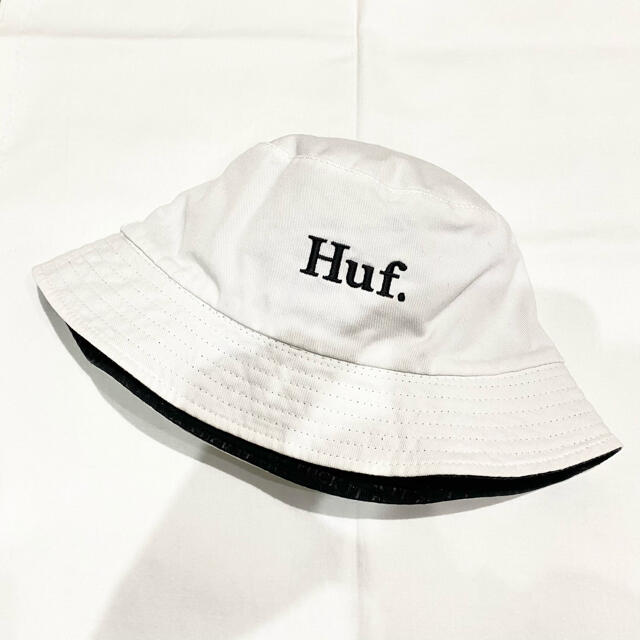 HUF(ハフ)のHUF バケットハット リバーシブル ホワイト ブラック レディースの帽子(ハット)の商品写真