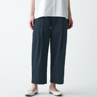 ムジルシリョウヒン(MUJI (無印良品))の ≪新品≫ 無印良品 撥水ストレッチチノタックワイドパンツ／ダークネイビー／XL(チノパン)