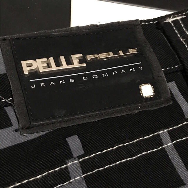 PELLE PELLE(ペレペレ)のPELLE PELLE ロゴ 総柄デニム 34 美品 メンズのパンツ(デニム/ジーンズ)の商品写真