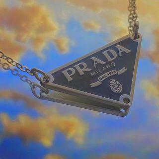 プラダ(PRADA)のプラダ　ネックレス(黒)(ネックレス)