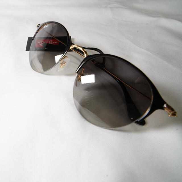 Ray-Ban(レイバン)のRay-Ban サングラス レディースのファッション小物(サングラス/メガネ)の商品写真