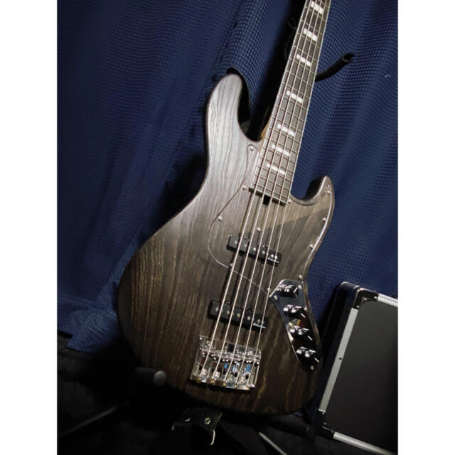 国内初の直営店 Bacchus WOODLINE517AC/E BLK/OIL エレキベース