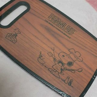 スヌーピー(SNOOPY)の★感謝セール★スヌーピー　カッティングボード　まな板(収納/キッチン雑貨)