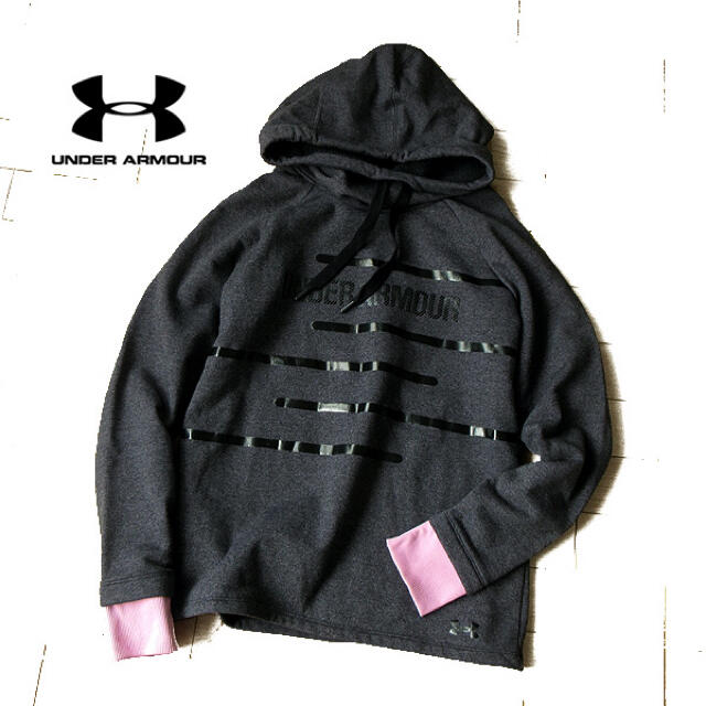 UNDER ARMOUR(アンダーアーマー)の美品 S アンダーアーマー レディース パーカー グレー×ピンク レディースのトップス(パーカー)の商品写真