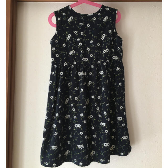 【新品】花柄ワンピース♫ キッズ/ベビー/マタニティのキッズ服女の子用(90cm~)(ワンピース)の商品写真