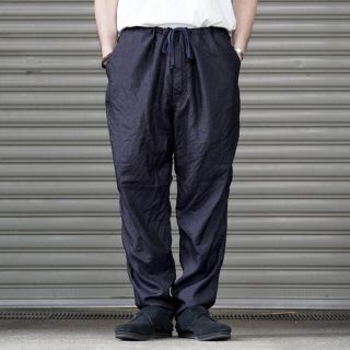 コモリ　シルクネップテーパードパンツ　Navy