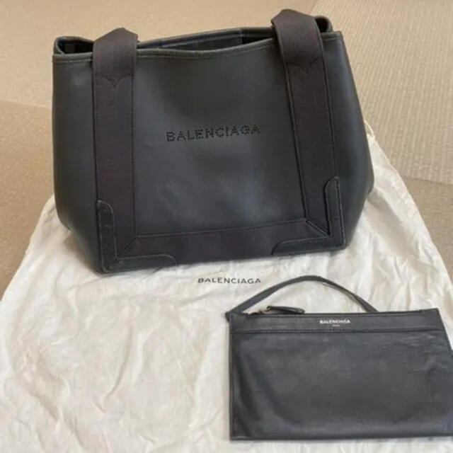 Balenciaga(バレンシアガ)のBalenciaga  バレンシアガ　ネイビーカバスS ダークグレー レディースのバッグ(ハンドバッグ)の商品写真