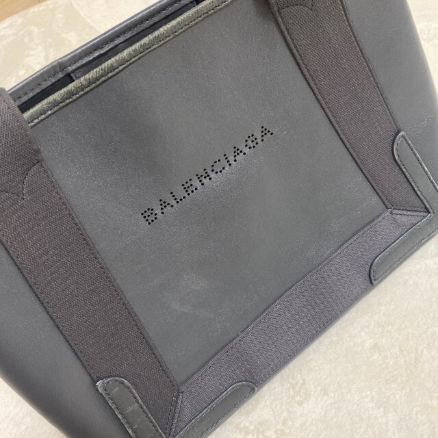 Balenciaga(バレンシアガ)のBalenciaga  バレンシアガ　ネイビーカバスS ダークグレー レディースのバッグ(ハンドバッグ)の商品写真