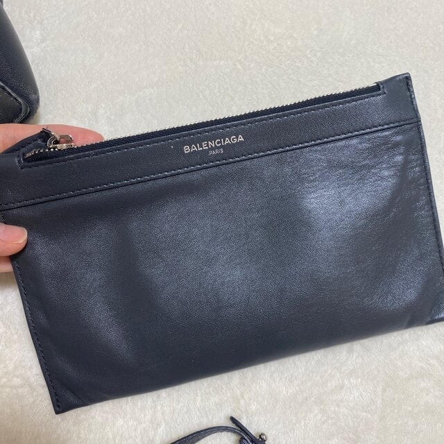 Balenciaga(バレンシアガ)のBalenciaga  バレンシアガ　ネイビーカバスS ダークグレー レディースのバッグ(ハンドバッグ)の商品写真