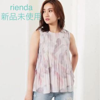 リエンダ(rienda)のrienda トップス(カットソー(半袖/袖なし))