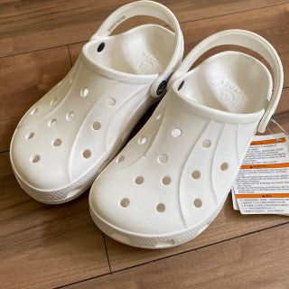 クロックス(crocs)のクロックス　白　23cm(サンダル)